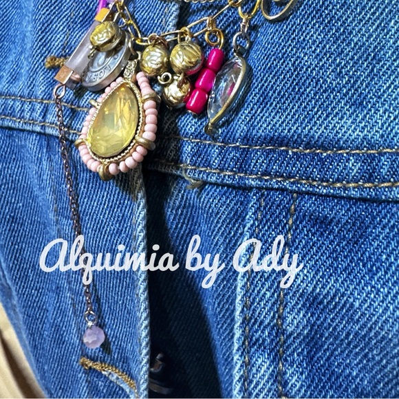 Layered multi charms statement necklace - Picture 6 of 7